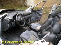 Verkehrsunfall mit eingeklemmter Person