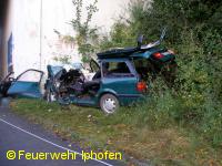 Verkehrsunfall mit eingeklemmter Person