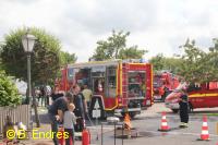 Ganz Mutige durften mit dem Feuerlöscher ein echtes Feuer löschen.