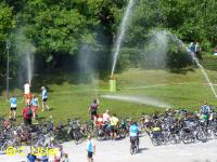 ... Wasserspiele sorgen für eine kleine Abkühlung