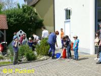 Wer wollte, durfte sich an der Kübelspritze versuchen.