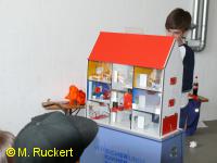 ... mit dem gezeigt wurde, wie wichtig es ist, im Brandfall die Türen zu schließen.